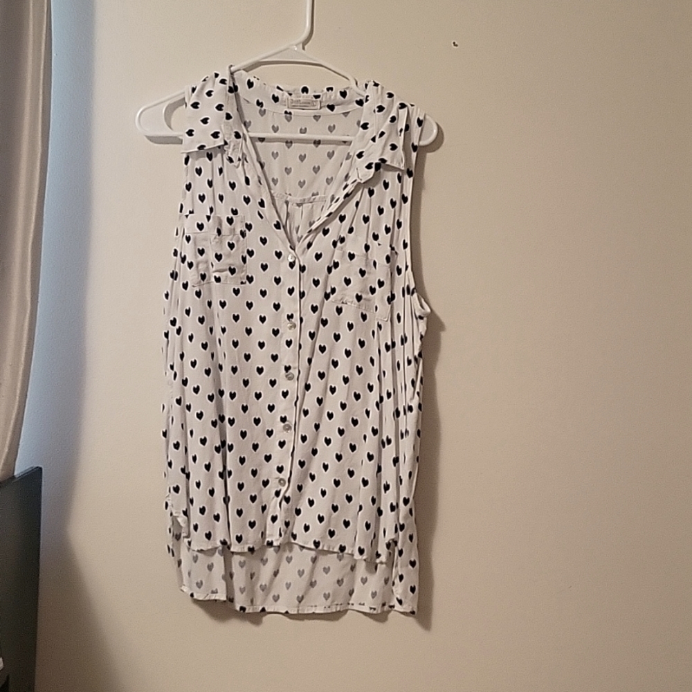 Just Living Brand heart pattern collared tank top